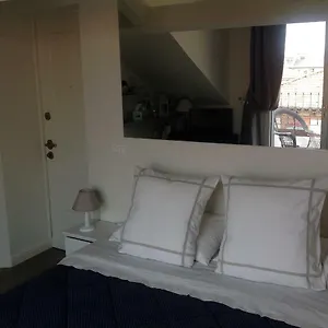 Pied A Terre With Terrazza In Center Mailand